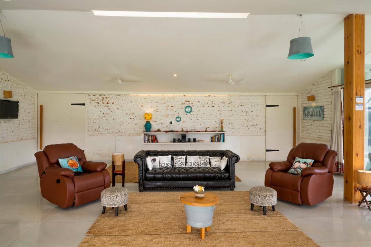 Saffronstays Onellaa, Nashik - Infinity Pool Villa Surrounded By A Vineyard Kültér fotó