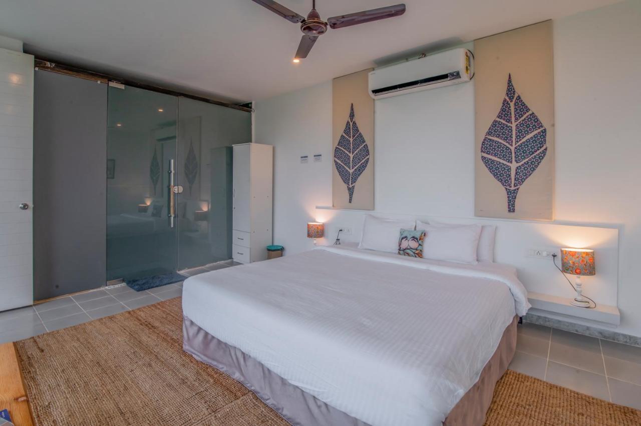 Saffronstays Onellaa, Nashik - Infinity Pool Villa Surrounded By A Vineyard Kültér fotó