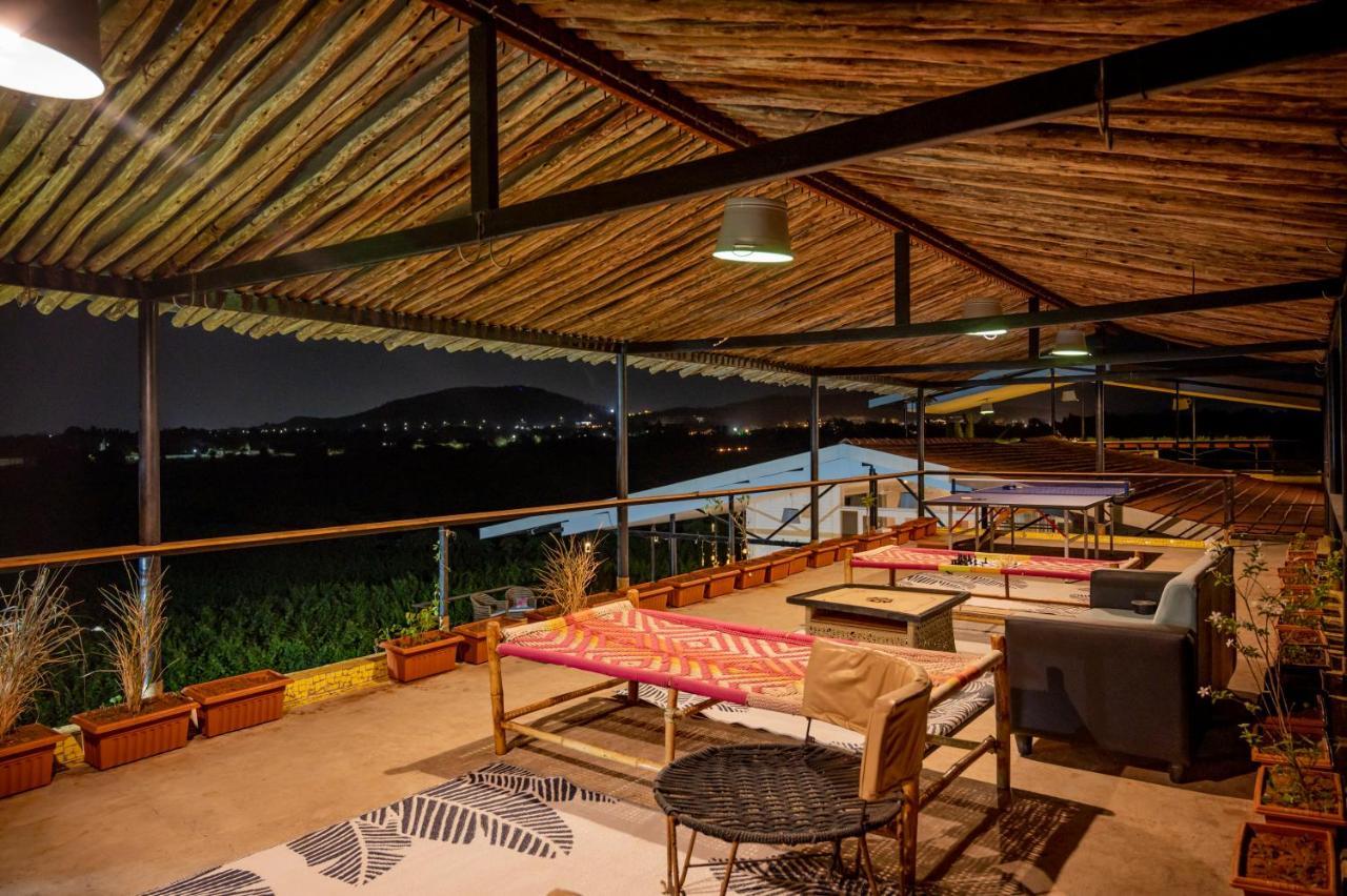 Saffronstays Onellaa, Nashik - Infinity Pool Villa Surrounded By A Vineyard Kültér fotó