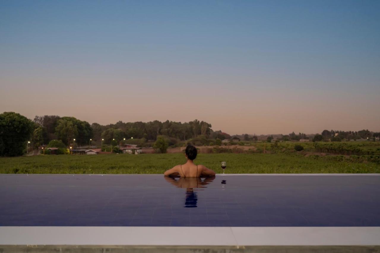 Saffronstays Onellaa, Nashik - Infinity Pool Villa Surrounded By A Vineyard Kültér fotó
