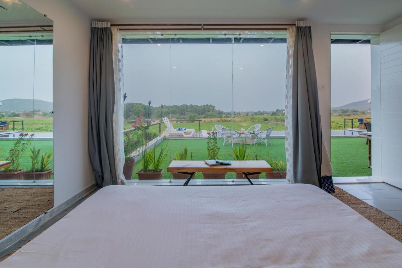 Saffronstays Onellaa, Nashik - Infinity Pool Villa Surrounded By A Vineyard Kültér fotó