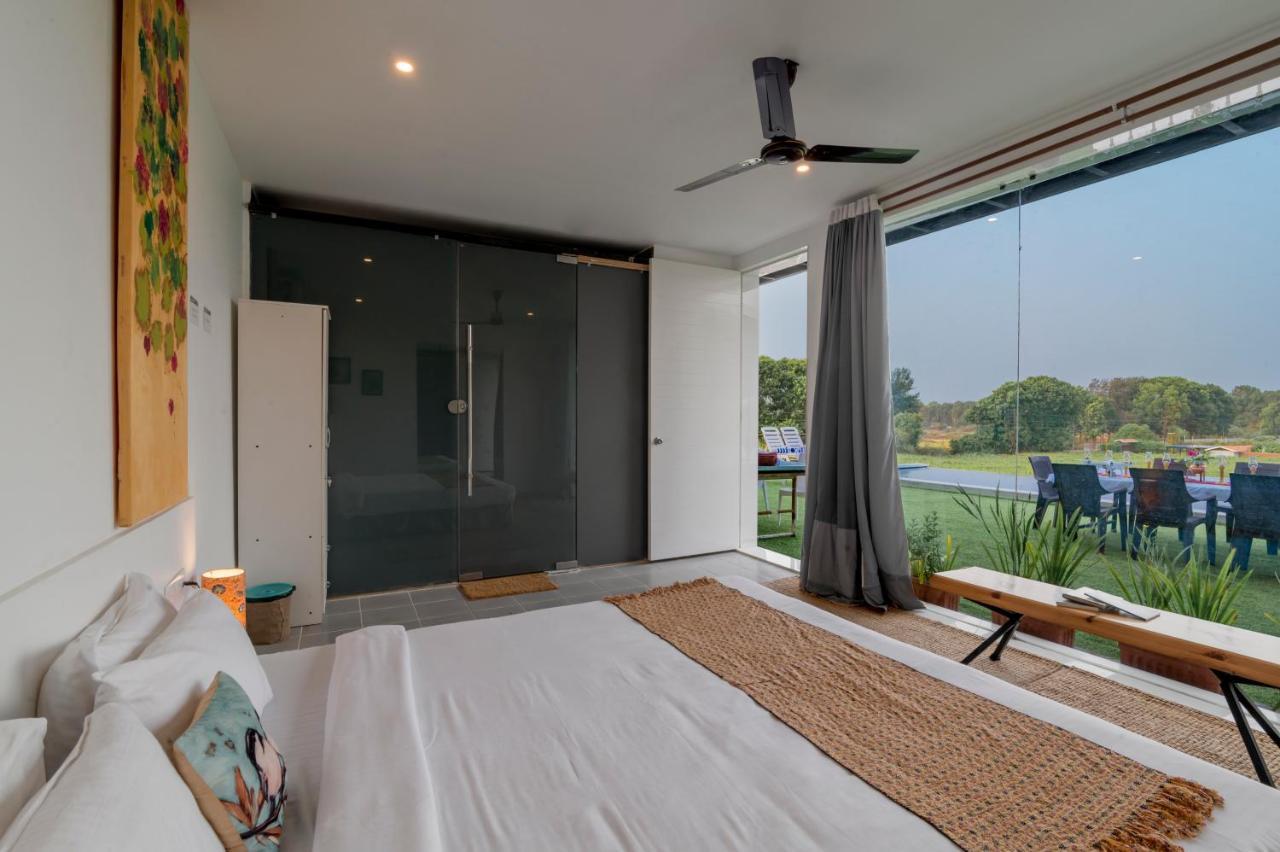 Saffronstays Onellaa, Nashik - Infinity Pool Villa Surrounded By A Vineyard Kültér fotó